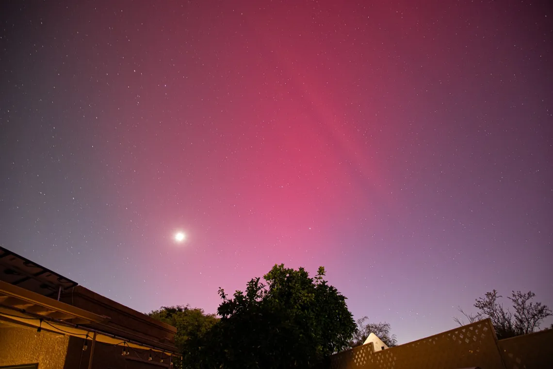 Photo of the northern lights, taken in Tucson